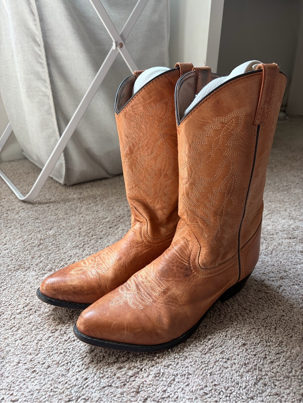 Smokey Mountain Boots Women’s Tan Embroidered Leather Cowboy Boots- Size 9